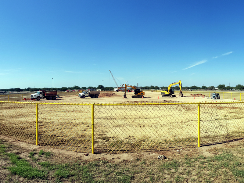 Yellow Chain Link Fence Supplies Construction Site 6